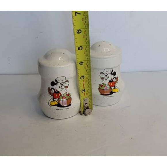 Treasures Craft Disney Chef Mickey Mouse Ceramic Salt and Pepper Shakers - Picture 4 of 5